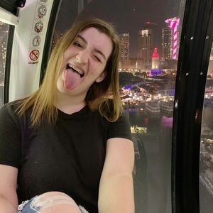 Meet your Posher, Elise